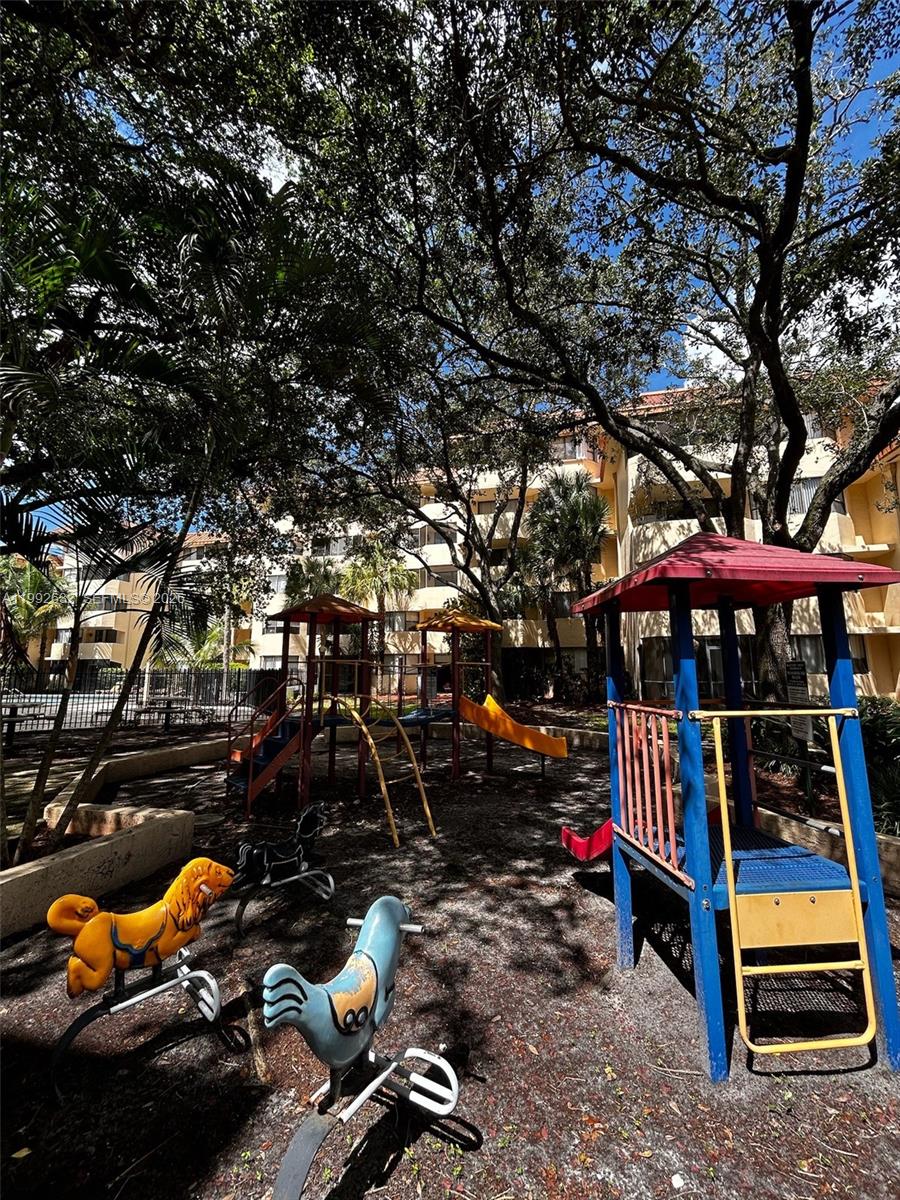 7451 NW 16th St #304 Plantation, FL 33313