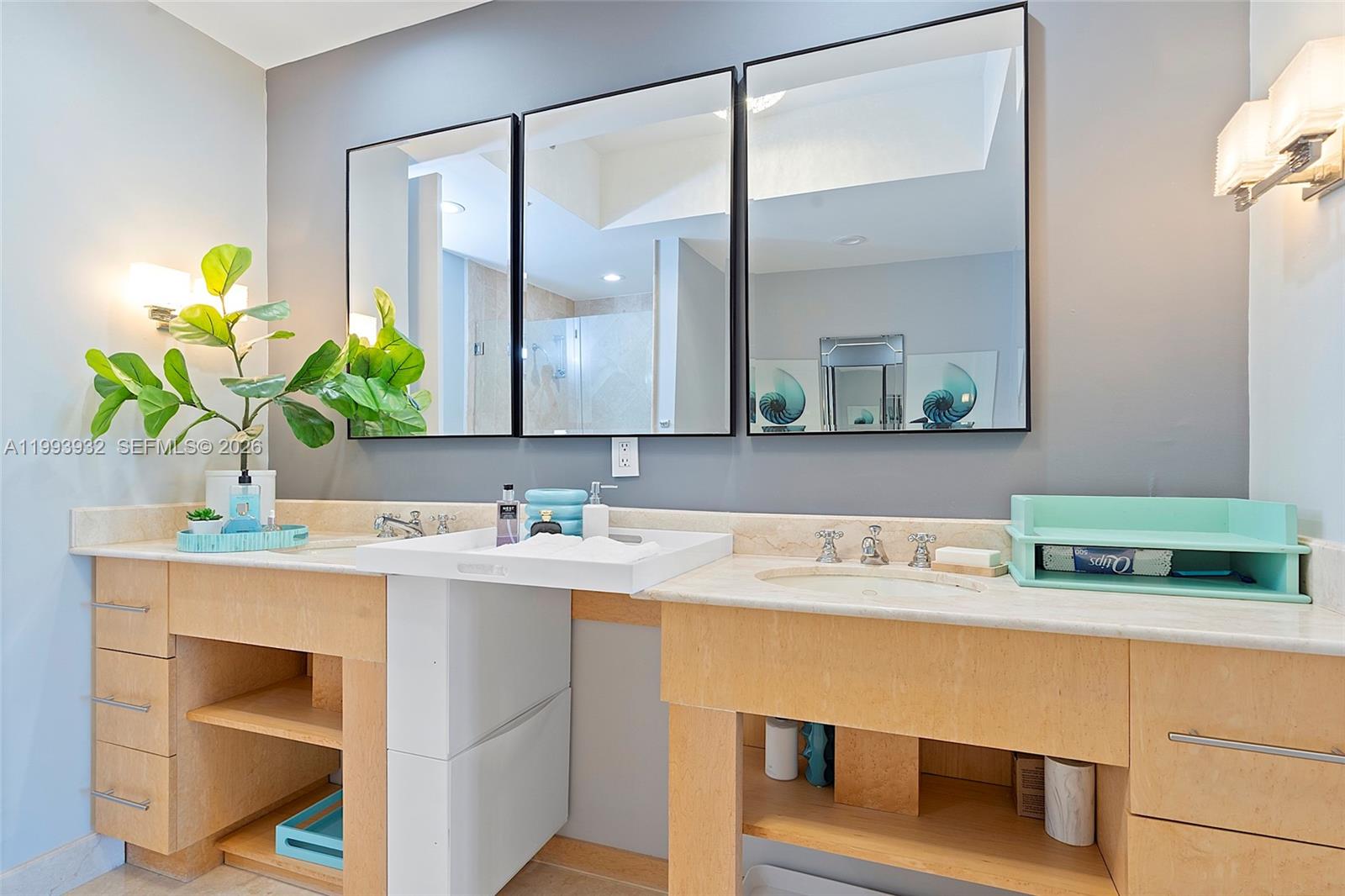 100 S Pointe Dr #506 Miami Beach, FL 33139