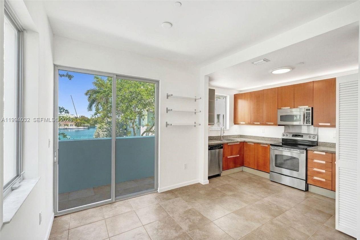 163 N Shore Dr #163-6 Miami Beach, FL 33141