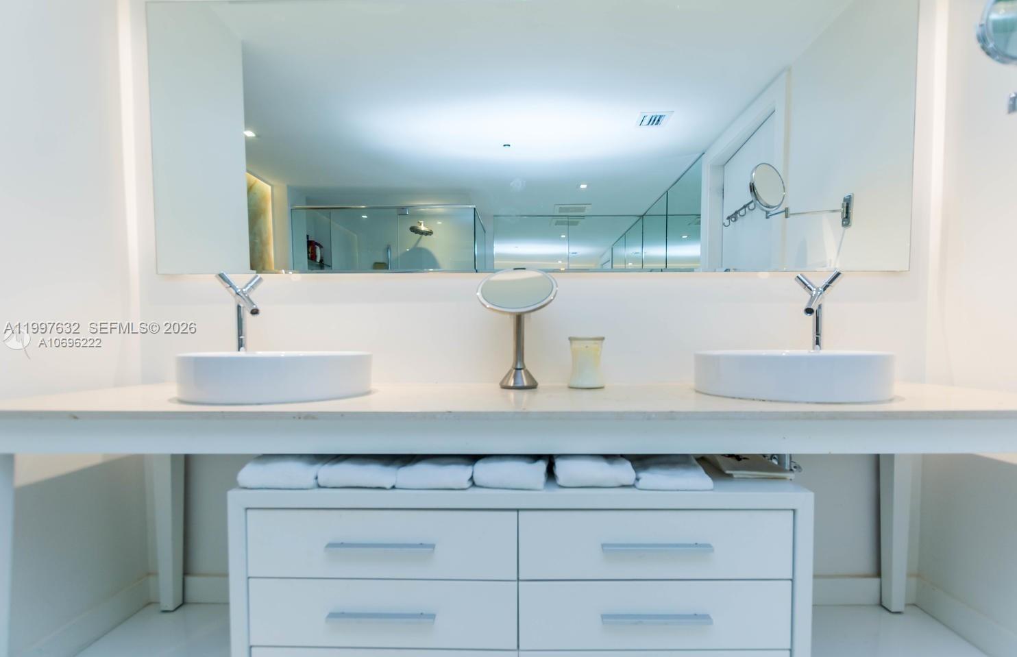 image Icon Brickell I12