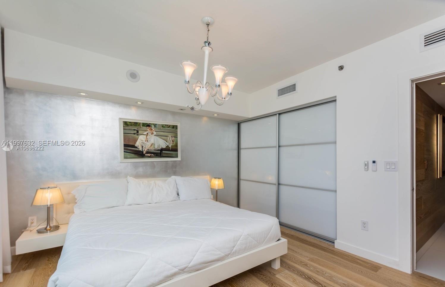 image Icon Brickell I17