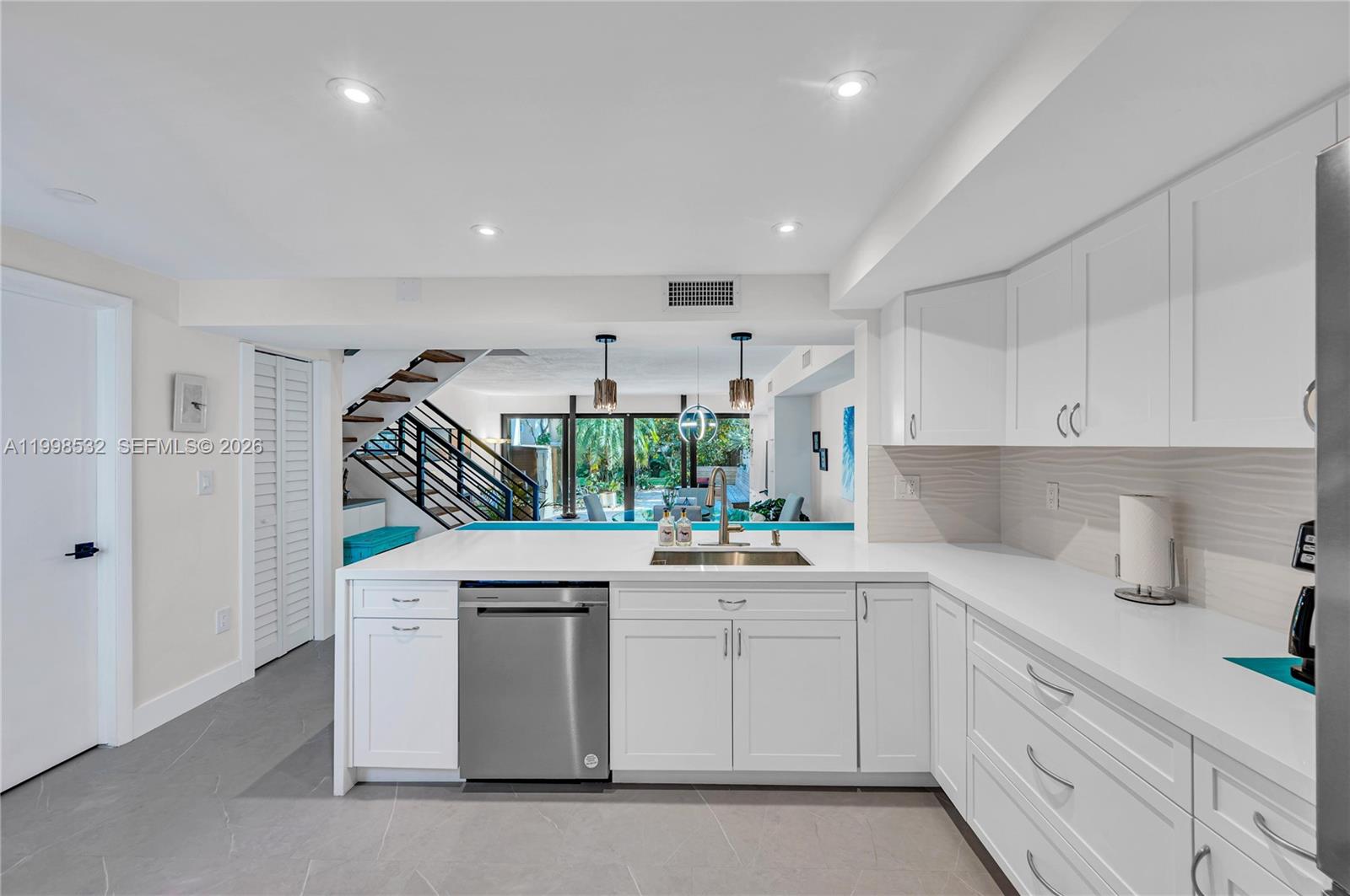 7018 SW 53rd Ln Miami, FL 33155