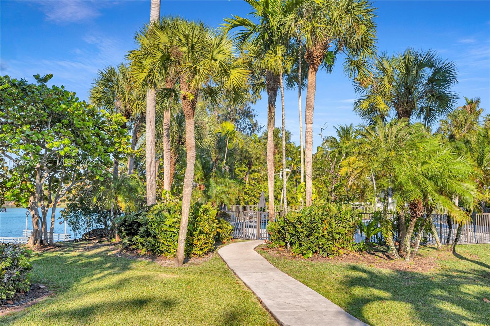 7018 SW 53rd Ln Miami, FL 33155