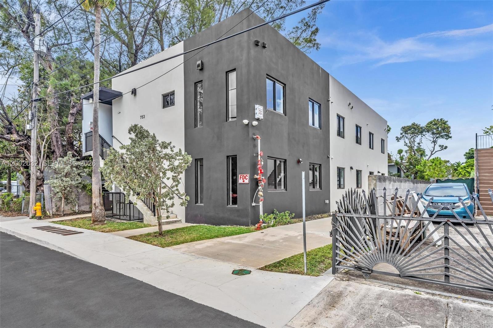 753 NW 30th St #1