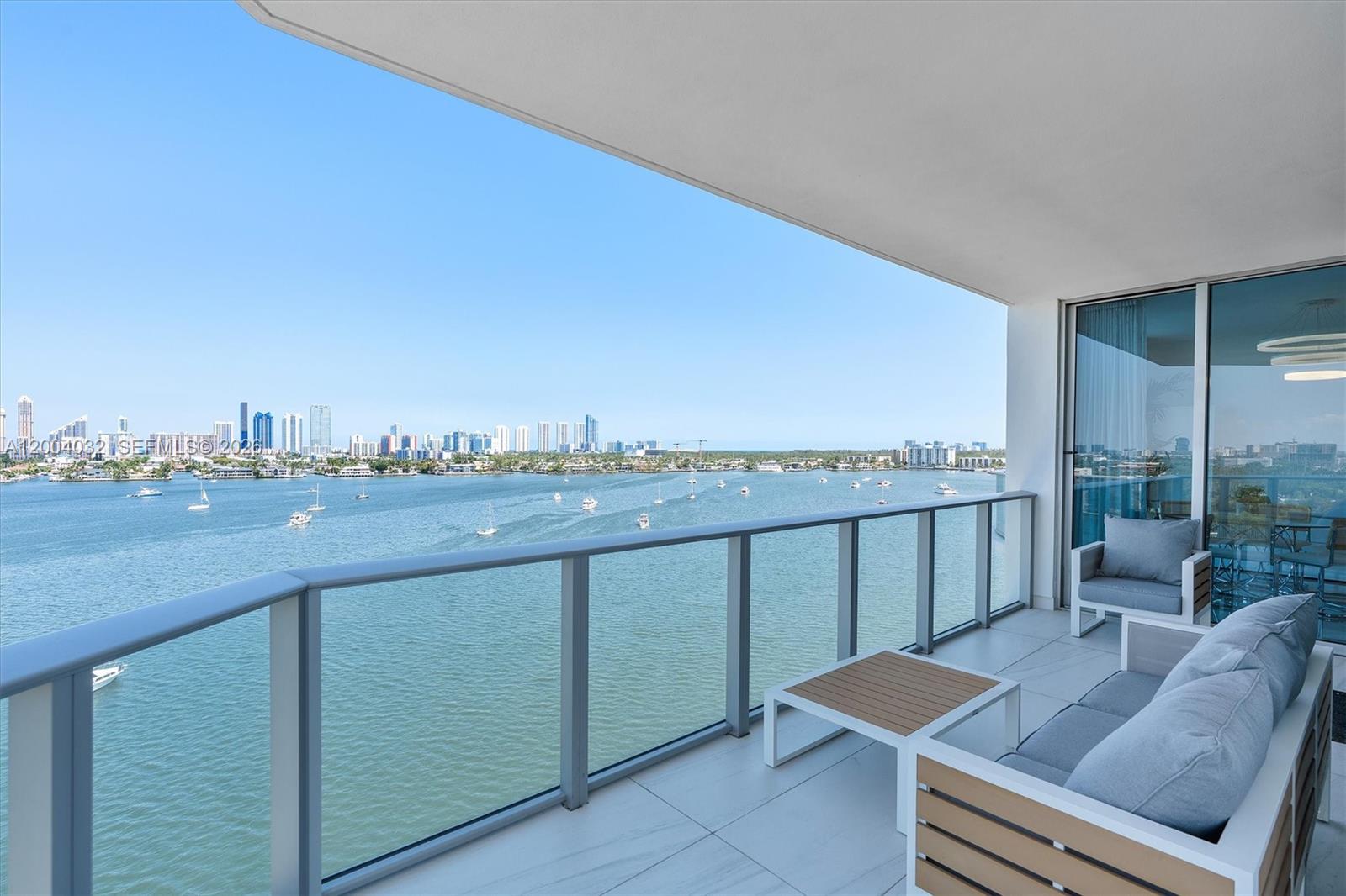 image Marina Palms Residen3