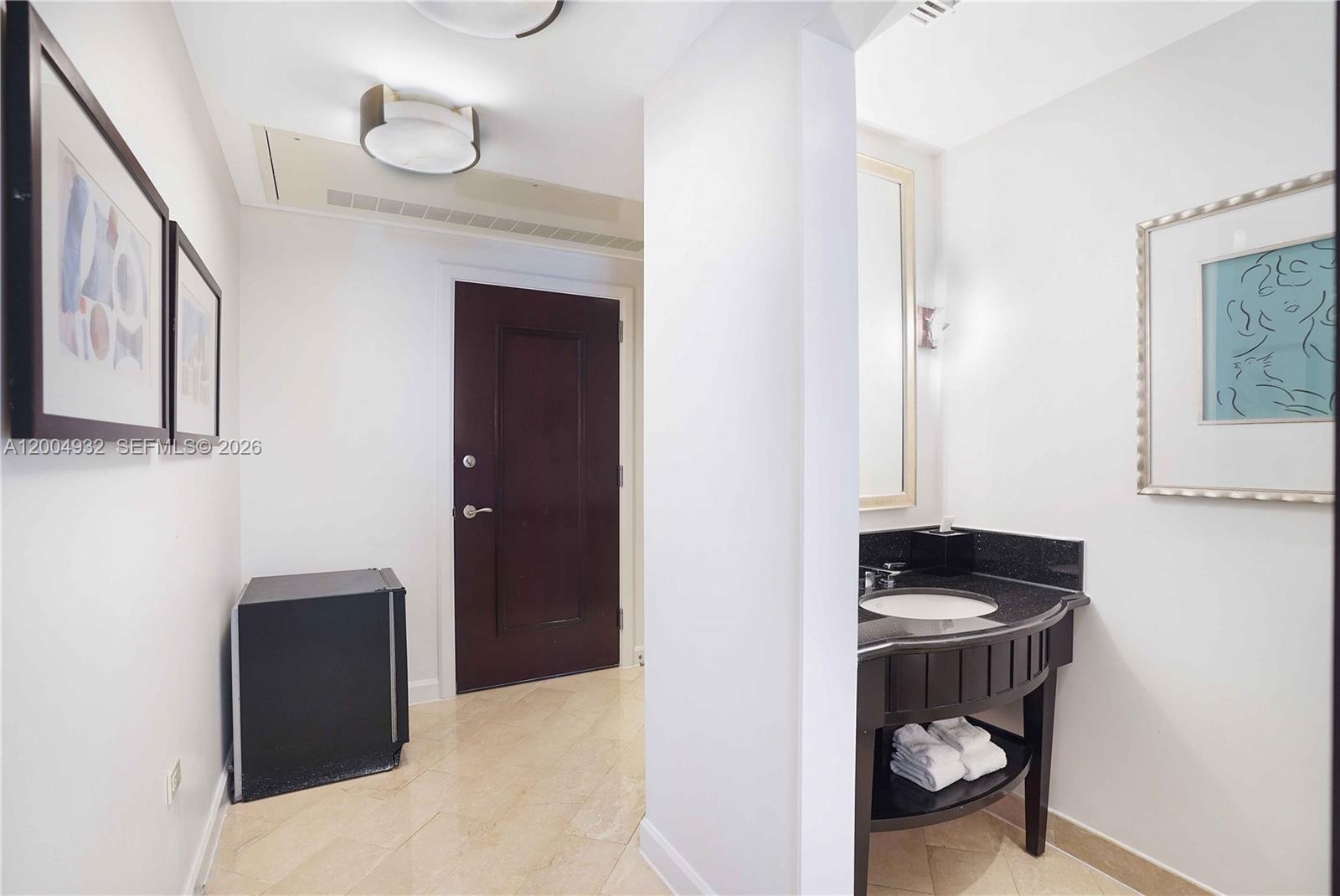 4391 Collins Ave #709 Miami Beach, FL 33140