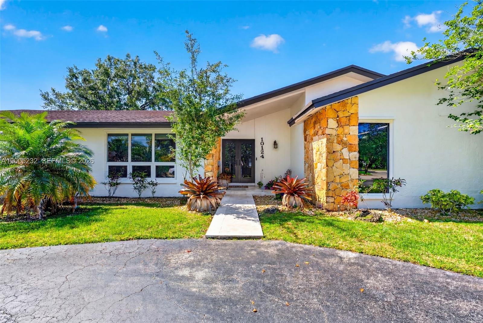 10124 SW 130th Ter Miami, FL 33176