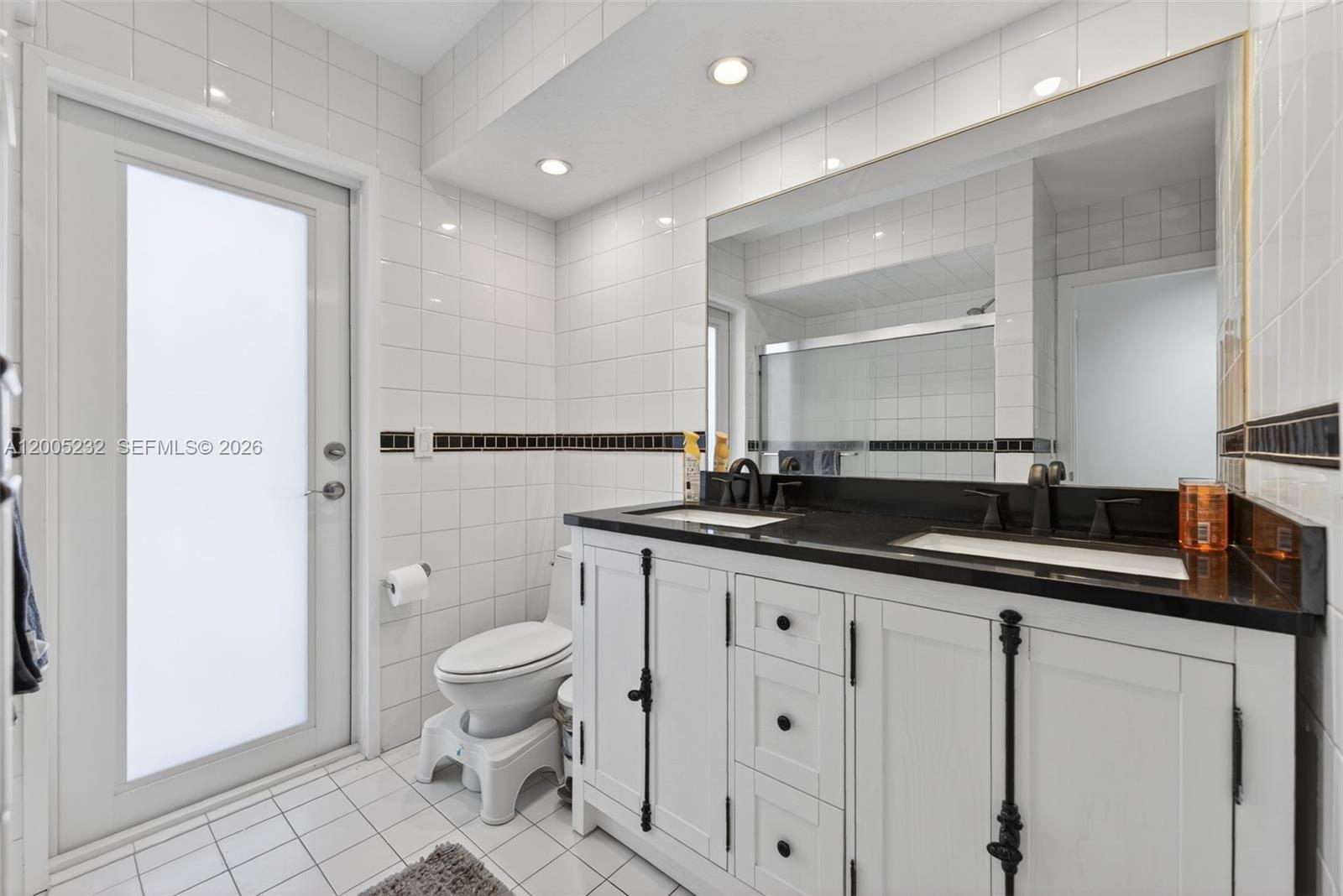 10124 SW 130th Ter Miami, FL 33176