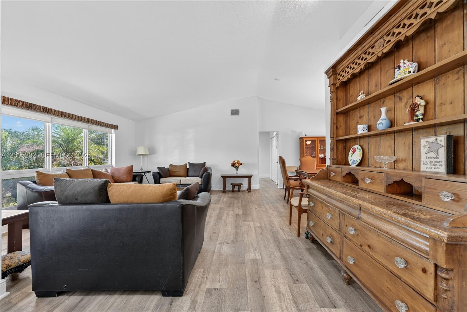 10124 SW 130th Ter Miami, FL 33176