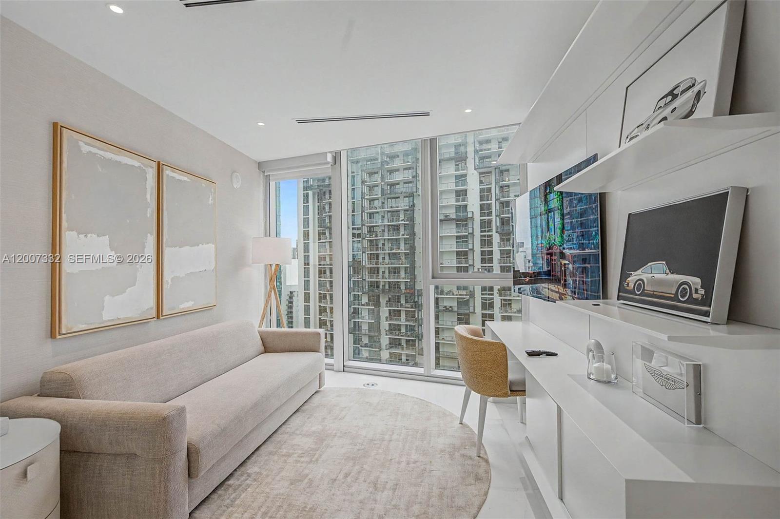 300 Biscayne Blvd #3203 Miami, FL 33131