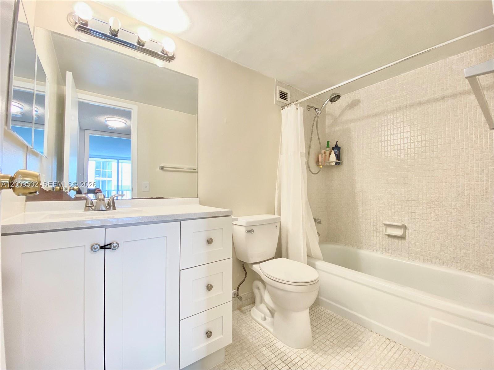 601 Three Iss Blvd #314 Hallandale Beach, FL 33009