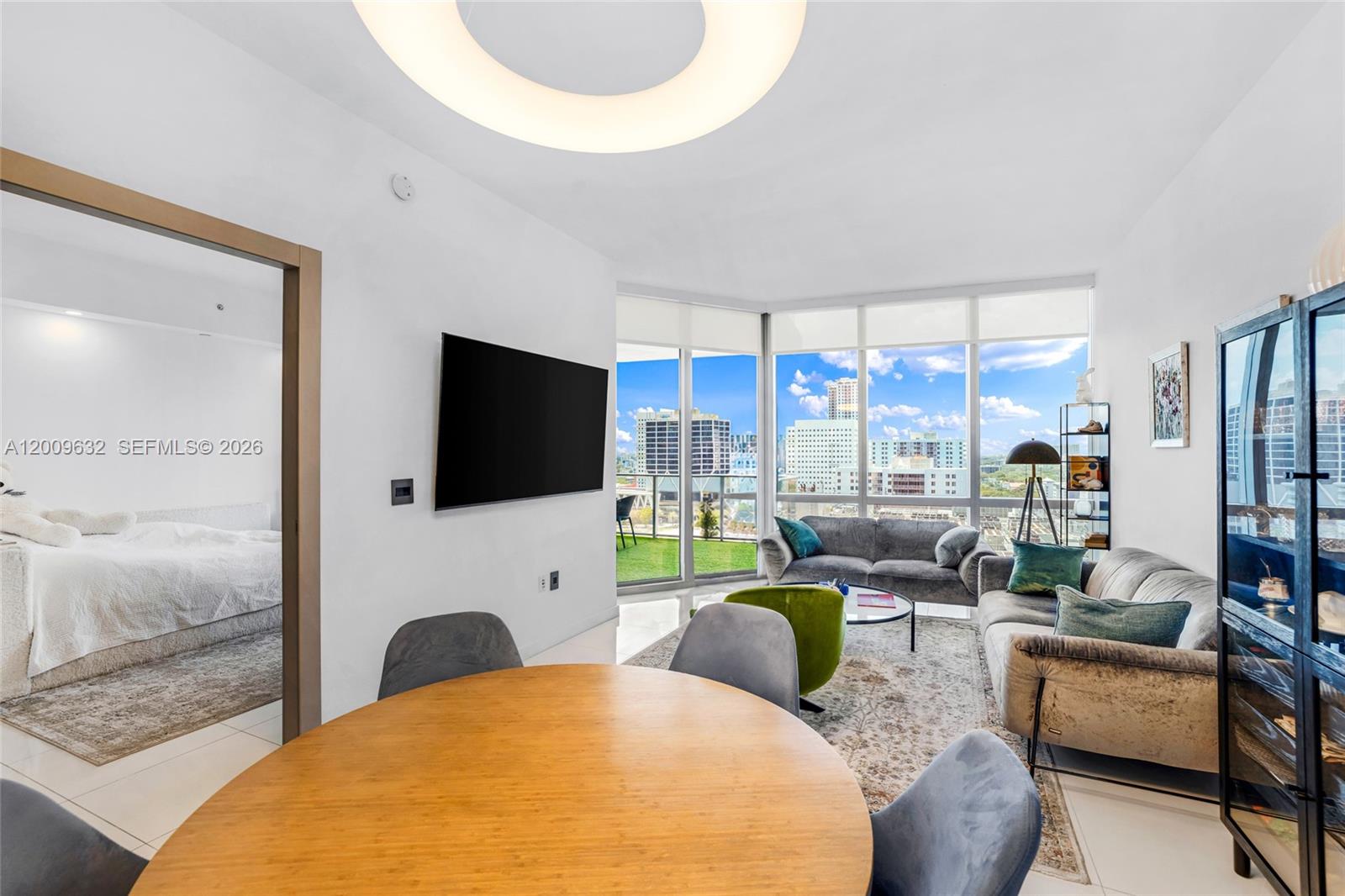 851 NE 1st Ave #1408 Miami, FL 33132