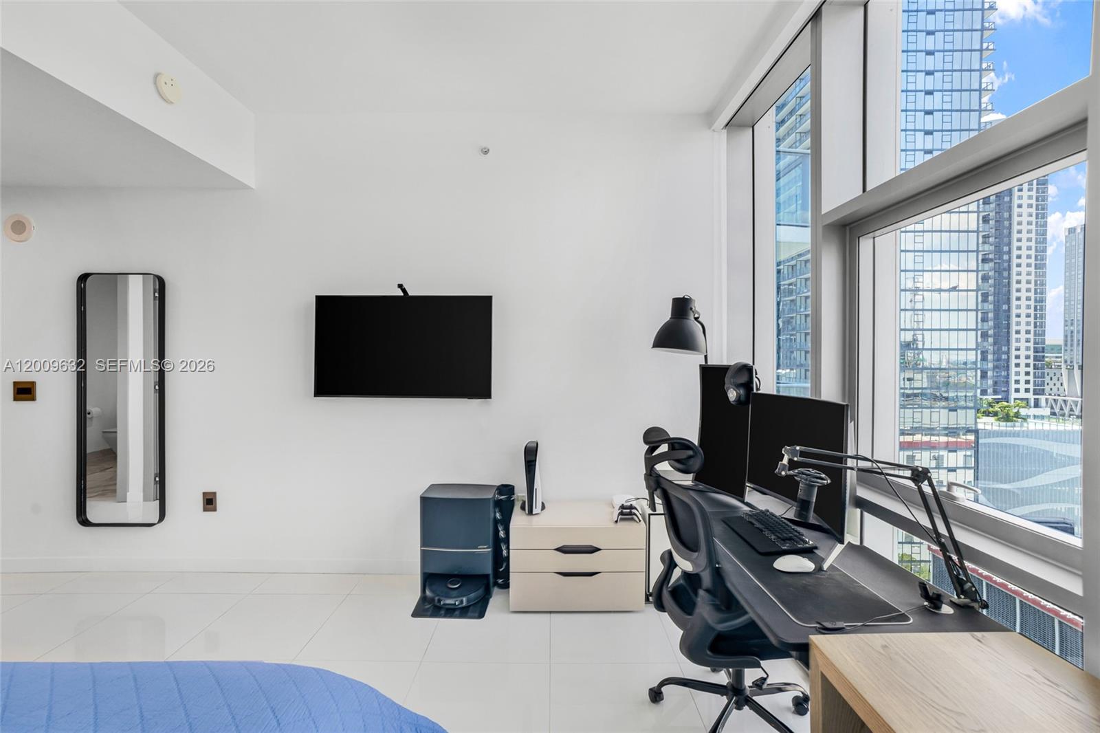 851 NE 1st Ave #1408 Miami, FL 33132