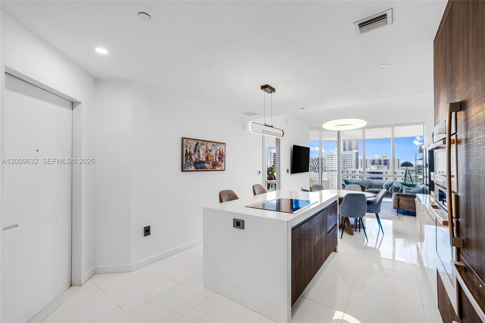 851 NE 1st Ave #1408 Miami, FL 33132
