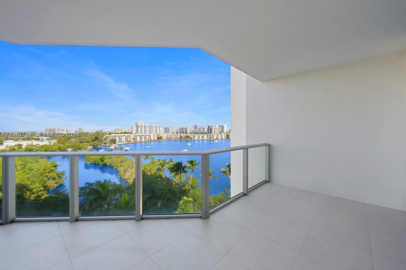 17301 Biscayne Blvd #808
