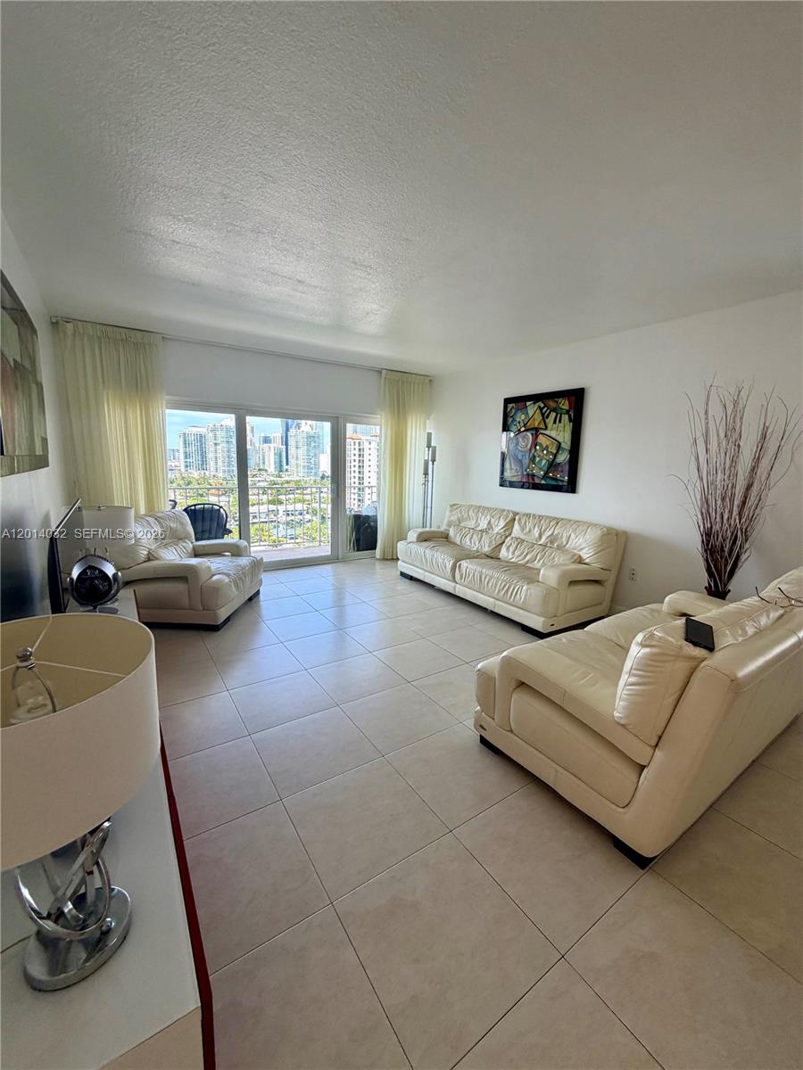 image Arlen House West15