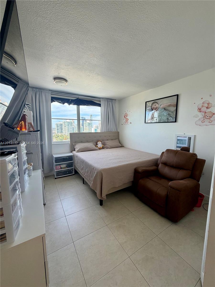 image Arlen House West19