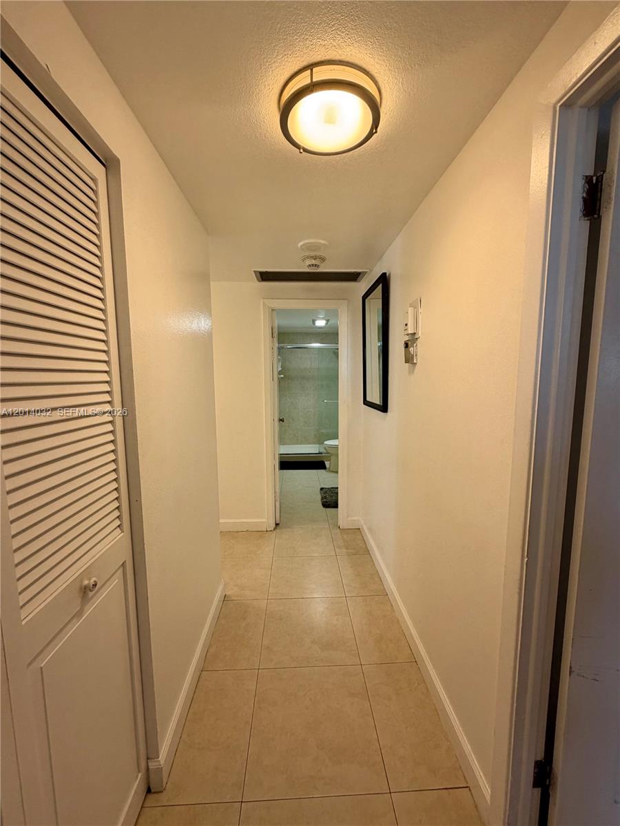 image Arlen House West21