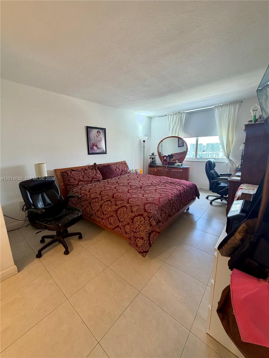 image Arlen House West22