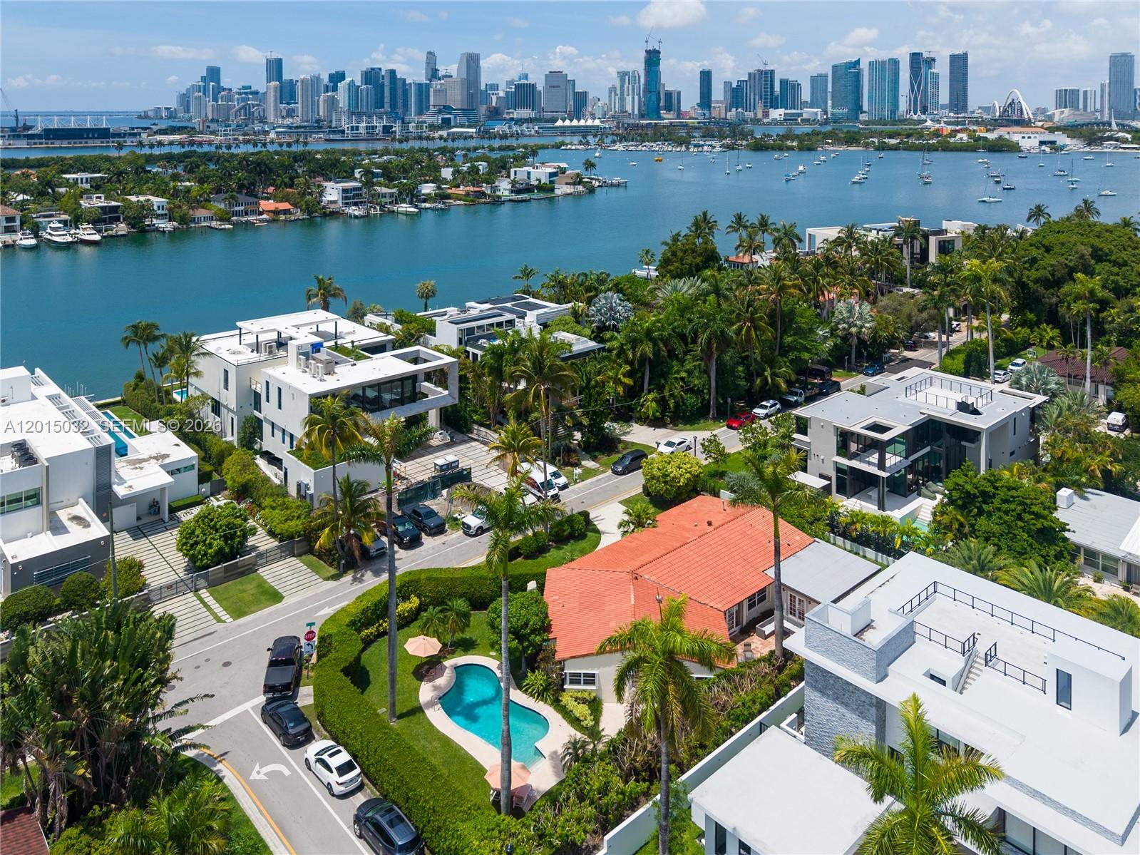 363 S Hibiscus Dr Miami Beach, FL 33139
