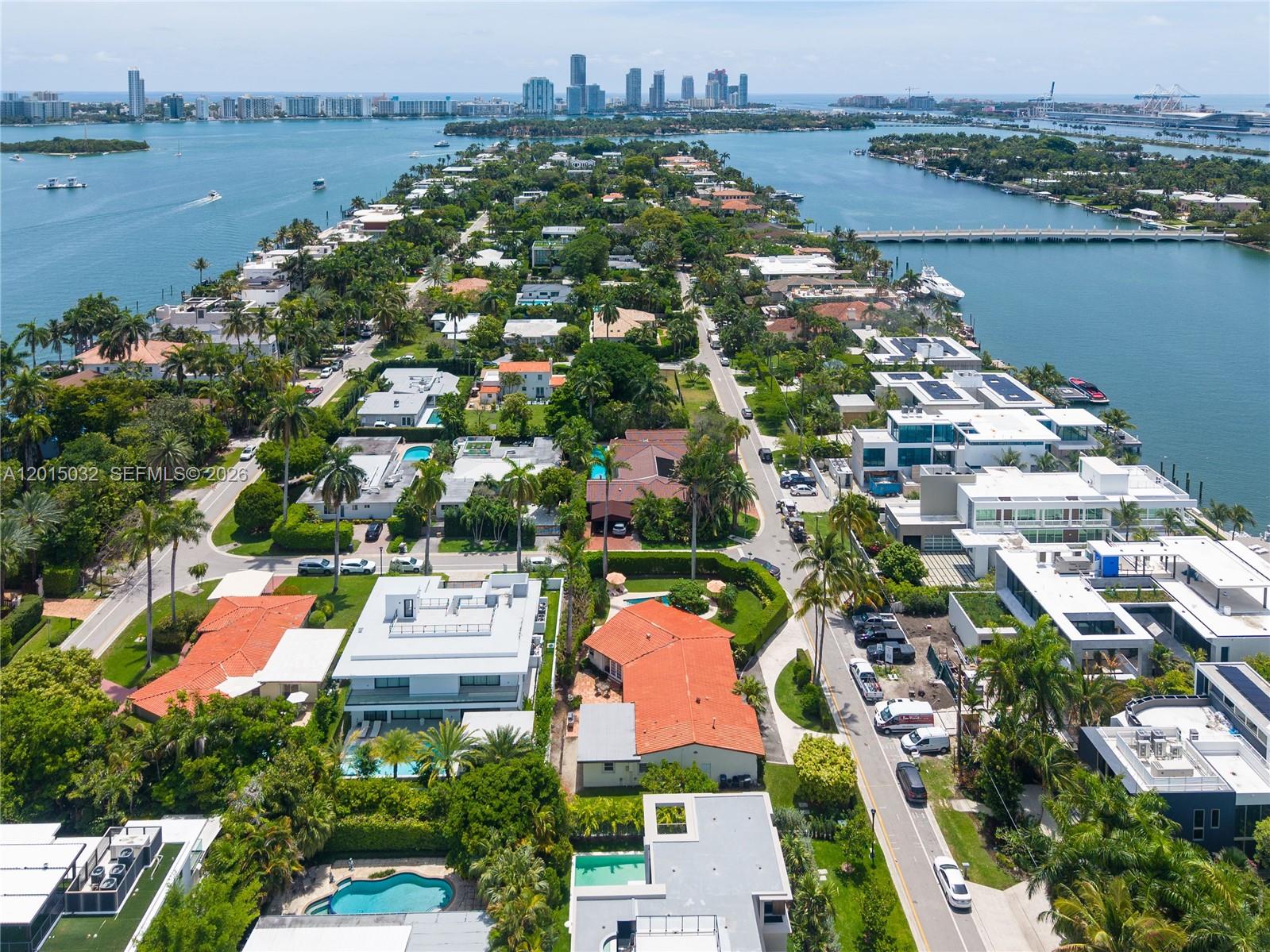 363 S Hibiscus Dr Miami Beach, FL 33139
