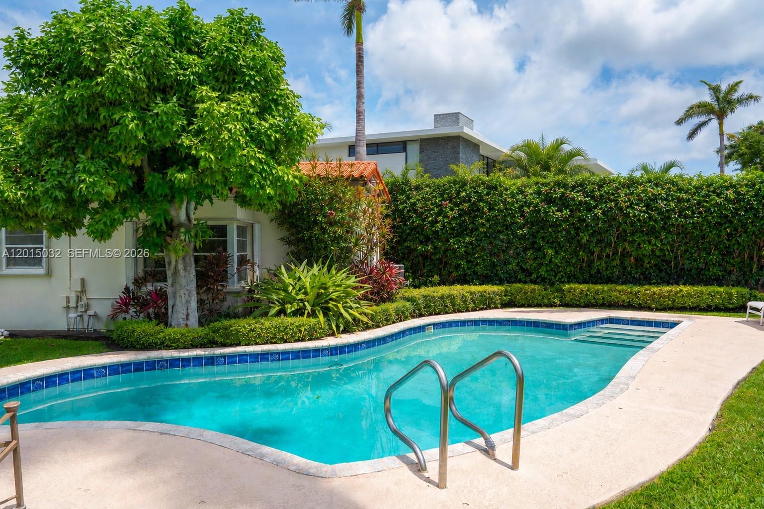 363 S Hibiscus Dr Miami Beach, FL 33139