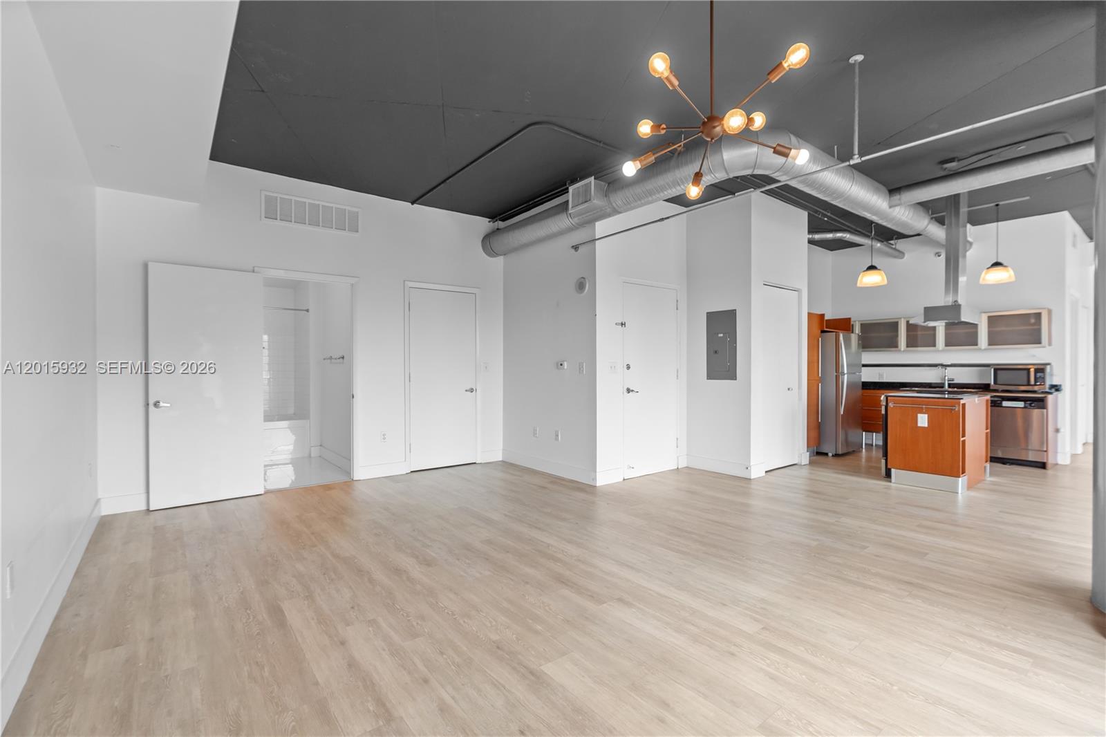 10 SW South Riv Dr #1504 Miami, FL 33130