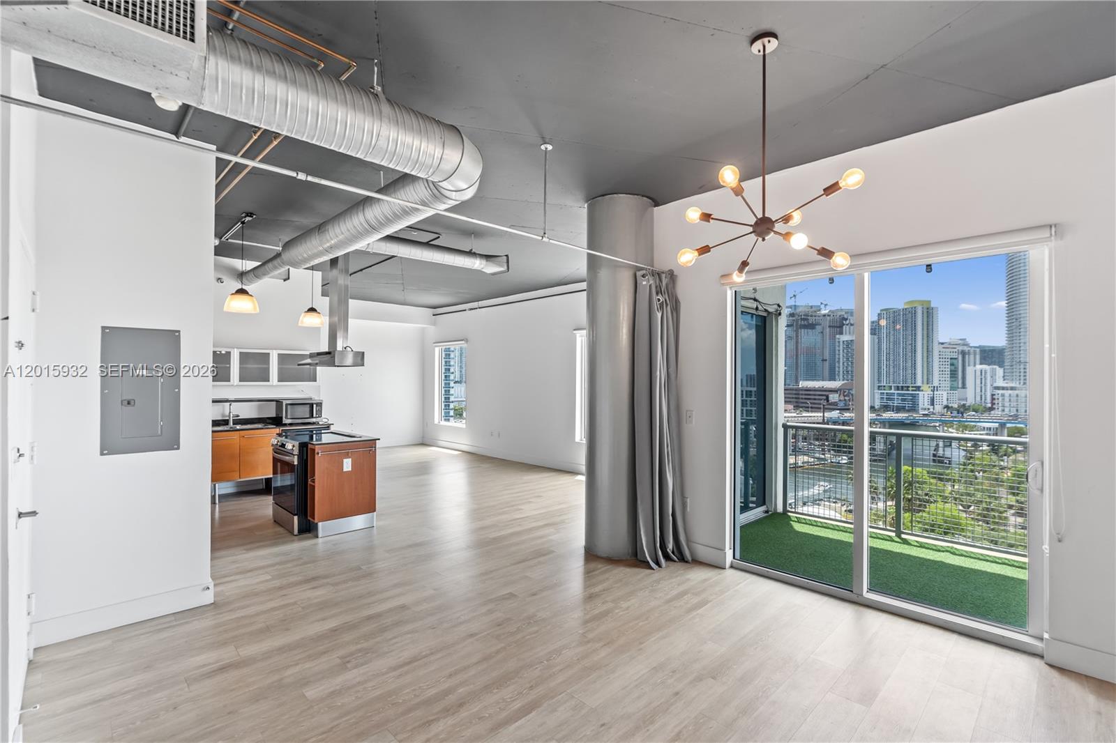 10 SW South Riv Dr #1504 Miami, FL 33130