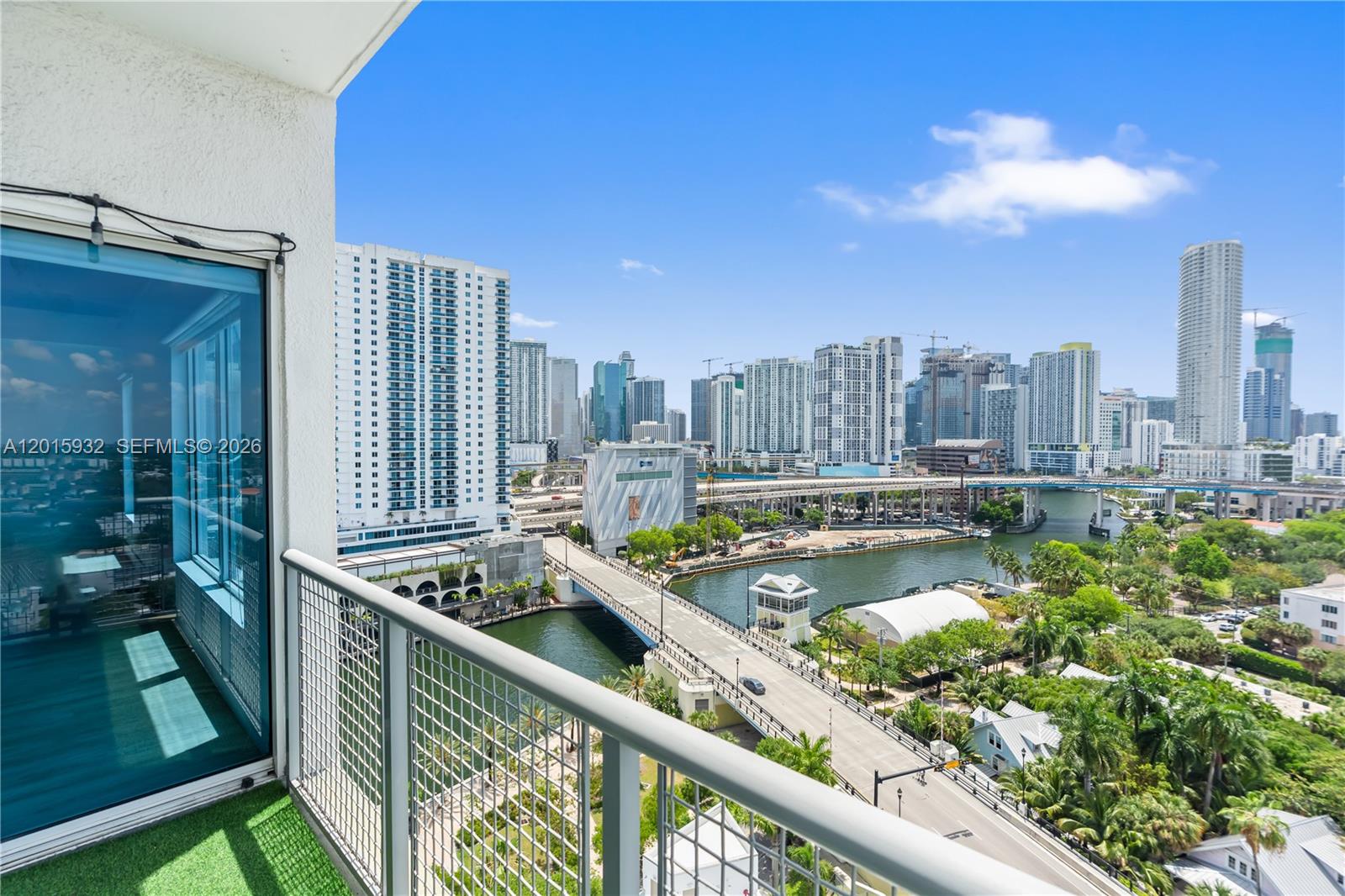 10 SW South Riv Dr #1504 Miami, FL 33130