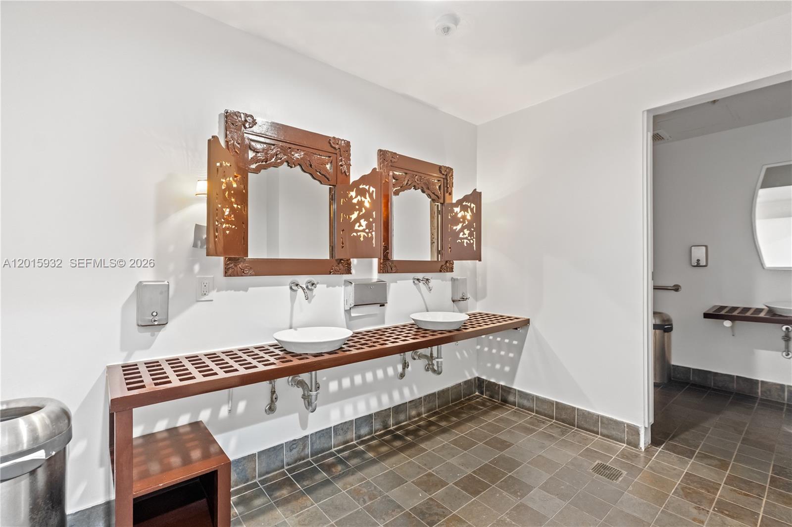 10 SW South Riv Dr #1504 Miami, FL 33130