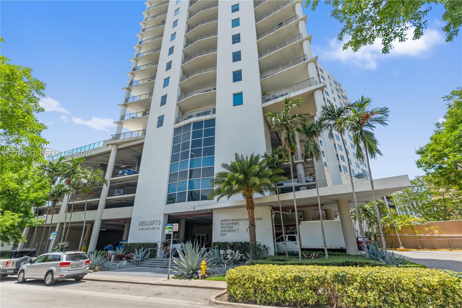 10 SW South Riv Dr #1504 Miami, FL 33130