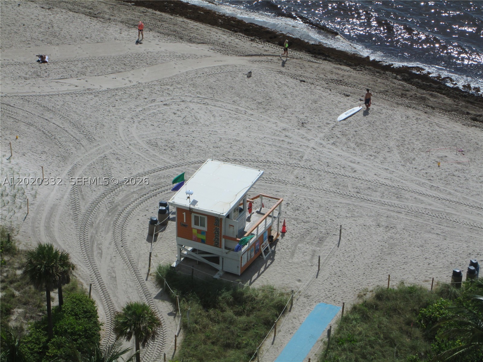 image Beach Club 319