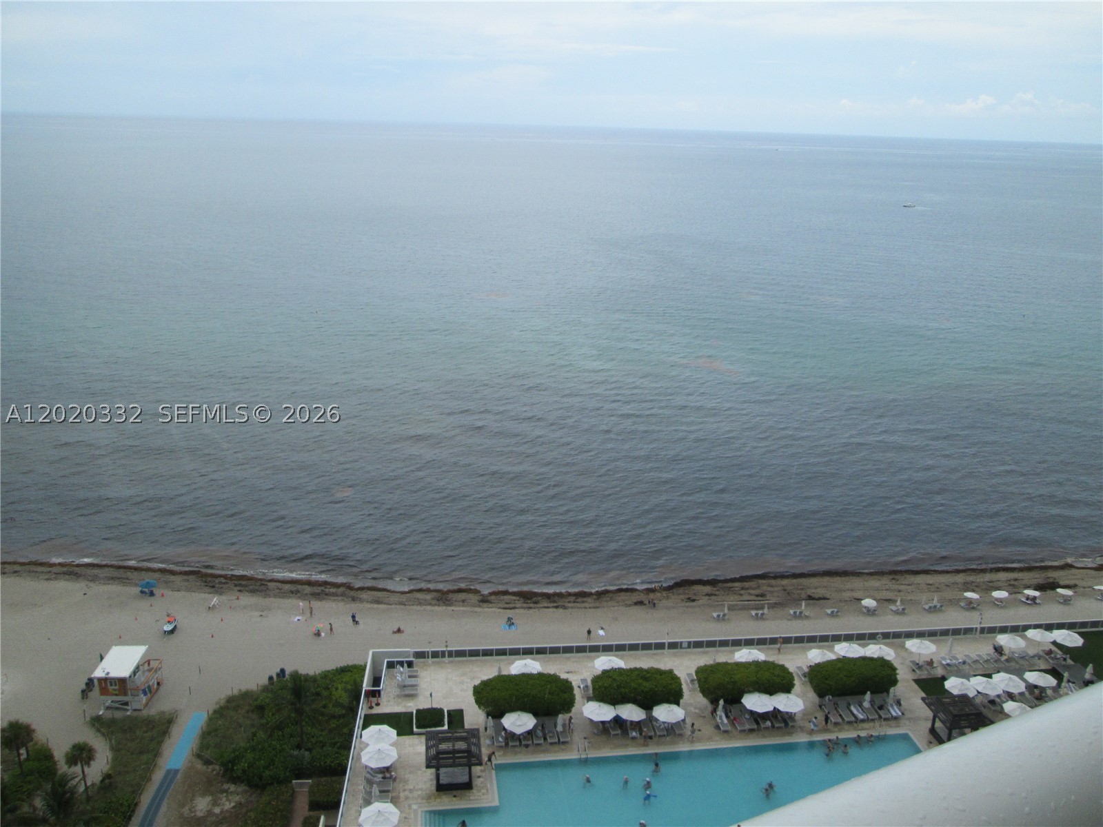 image Beach Club 34