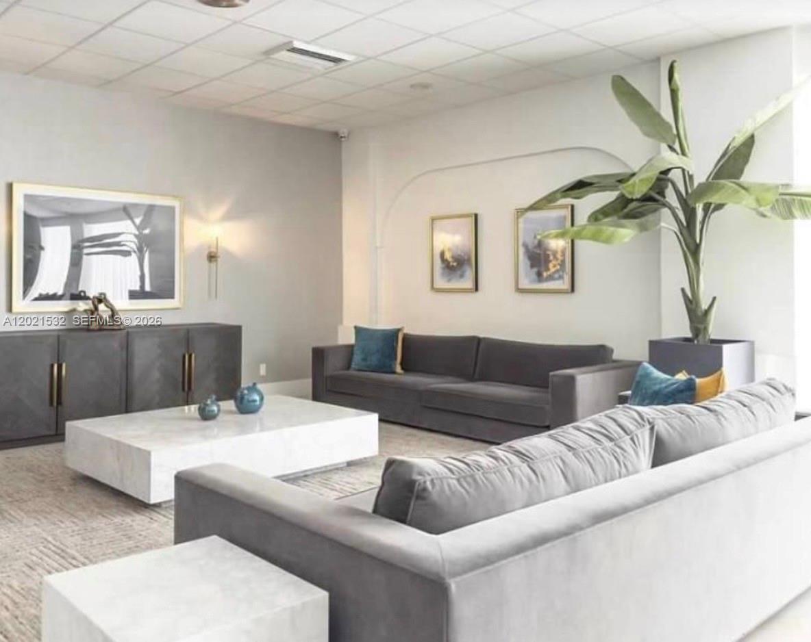 3140 S Ocean Dr #1003 Hallandale Beach, FL 33009