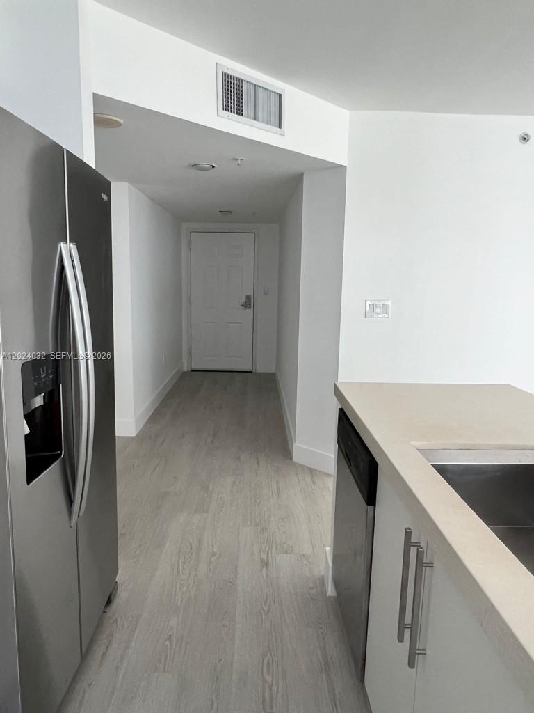 1155 Brickell Bay Dr #1202 Miami, FL 33131