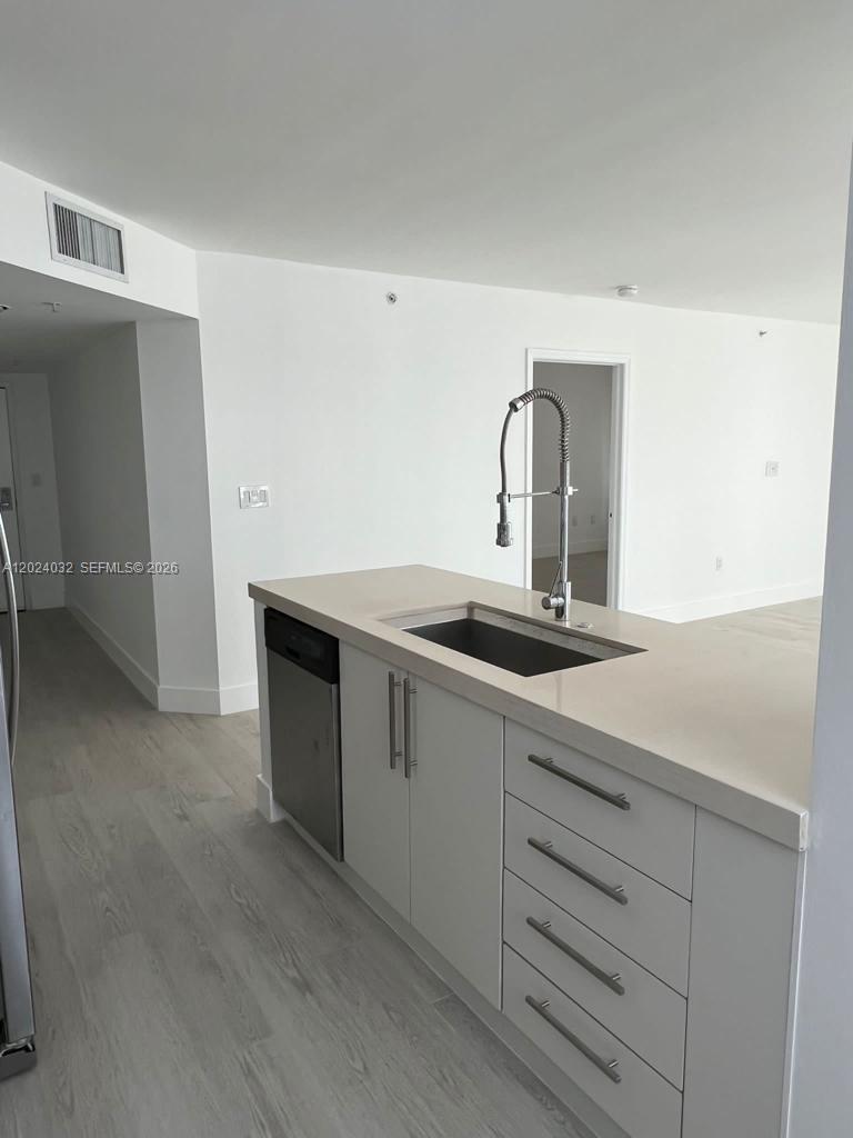 1155 Brickell Bay Dr #1202 Miami, FL 33131