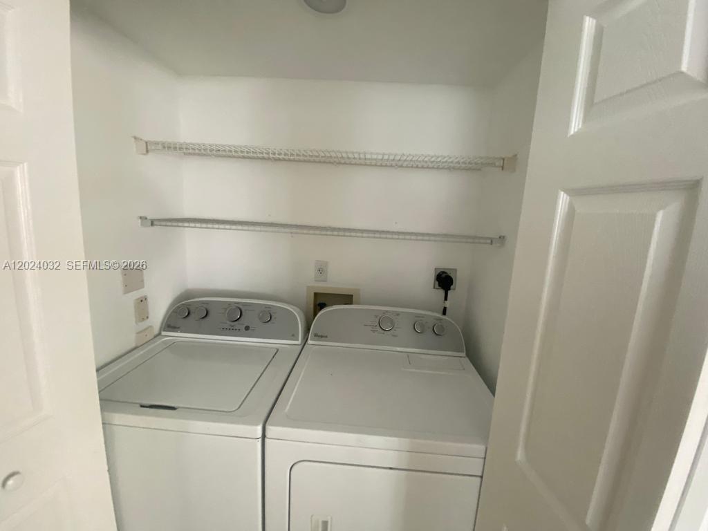 1155 Brickell Bay Dr #1202 Miami, FL 33131