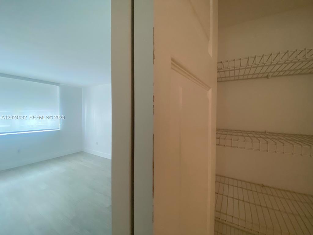 1155 Brickell Bay Dr #1202 Miami, FL 33131