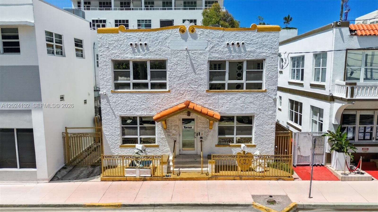 233 1st St