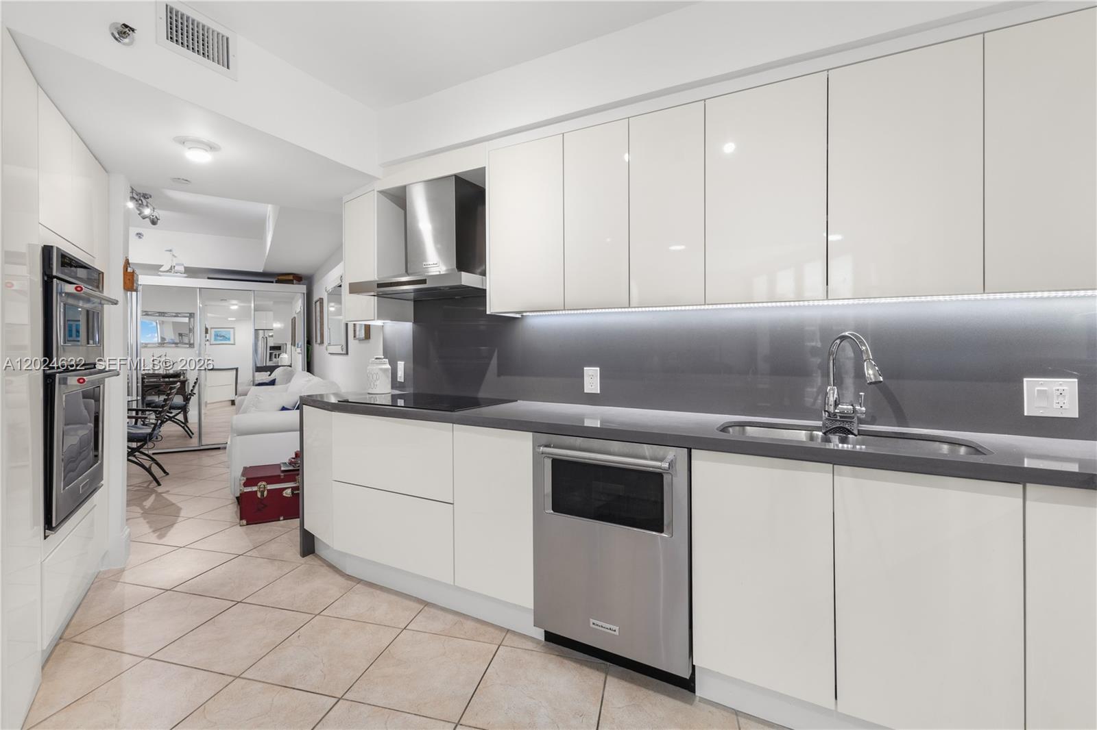 20281 E Country Clb Dr #510 Aventura, FL 33180