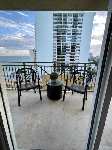 image 2080 Ocean Drive3