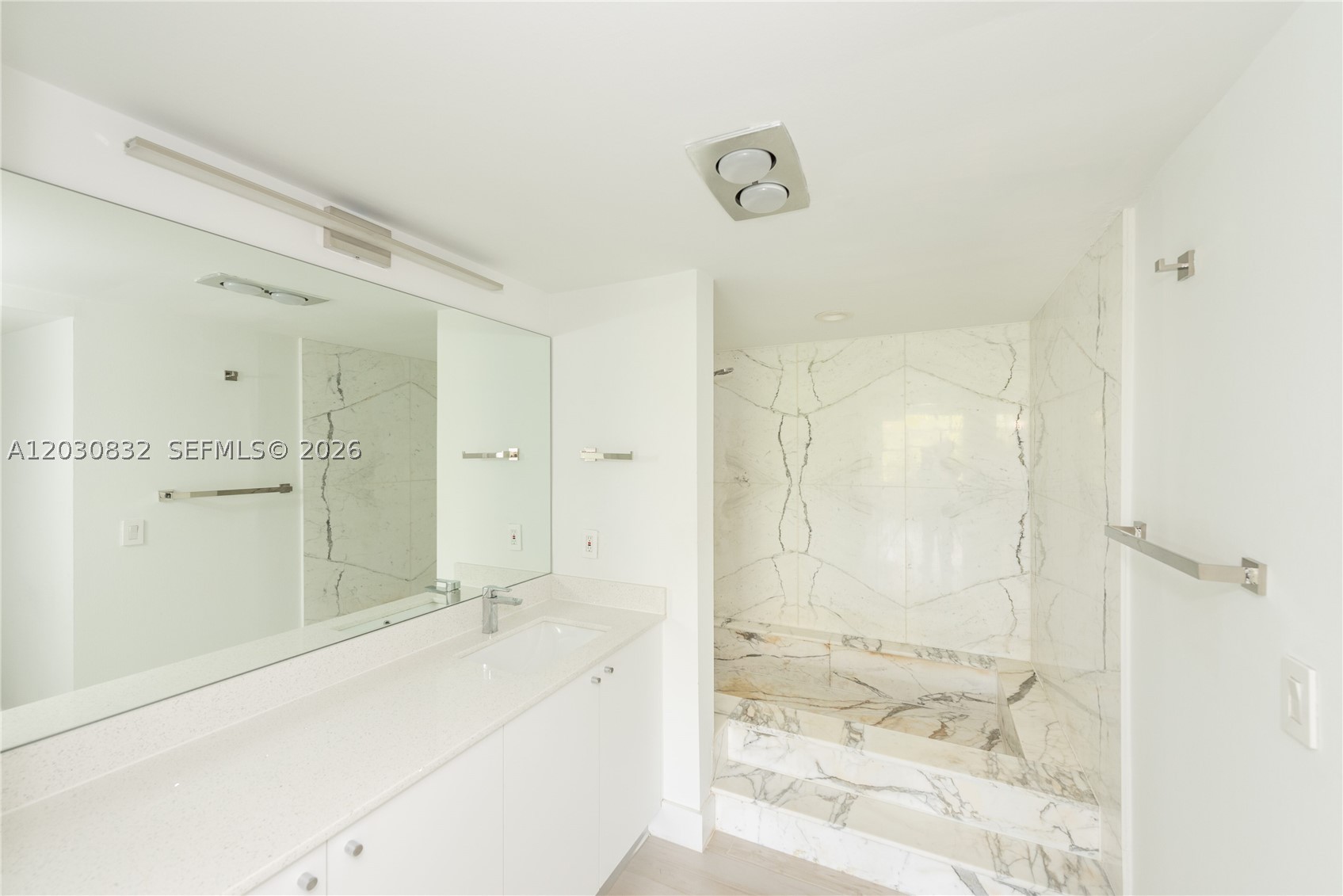 155 Ocean Ln Dr #403 Key Biscayne, FL 33149