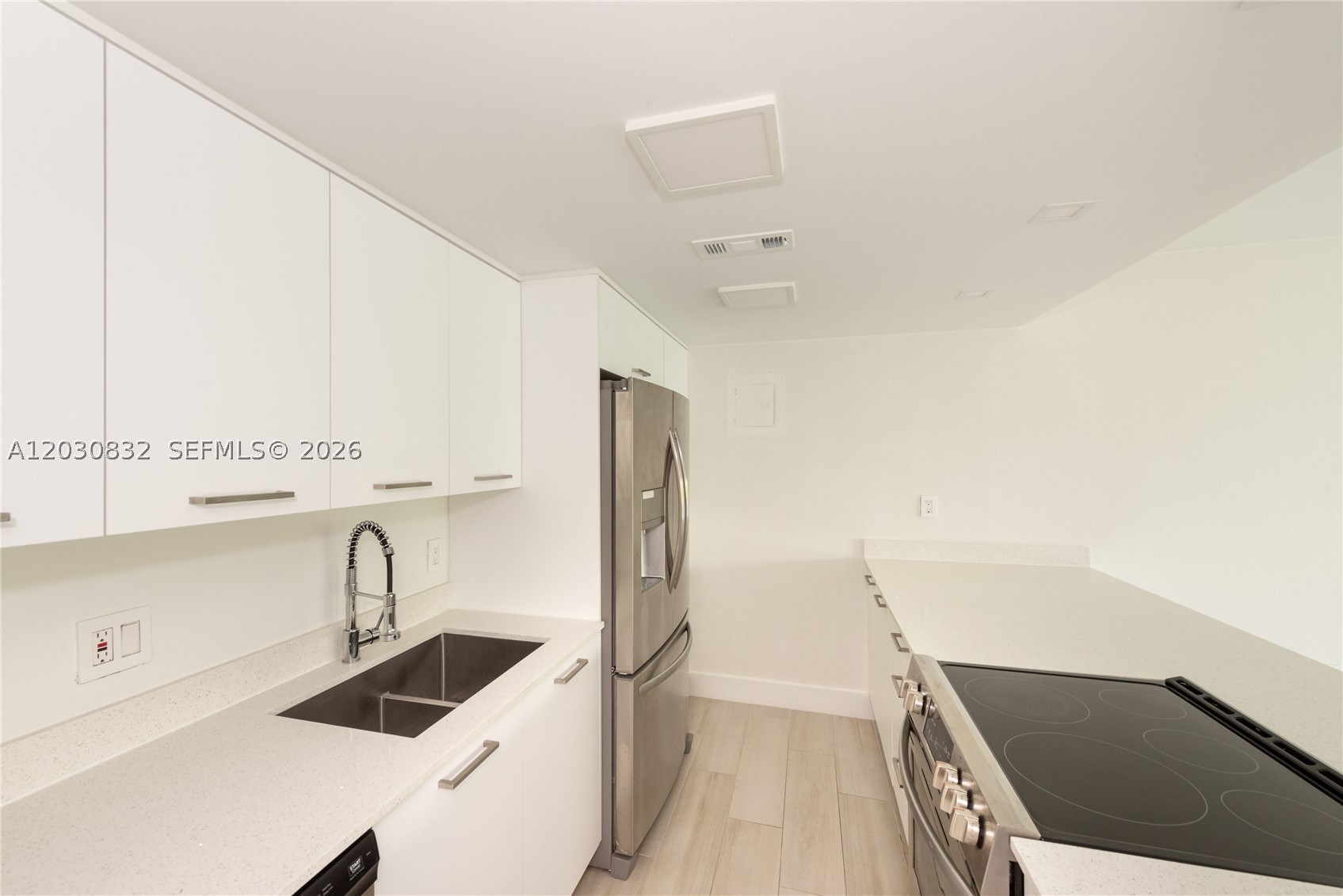 155 Ocean Ln Dr #403 Key Biscayne, FL 33149