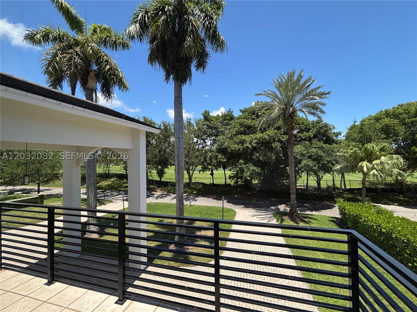 6220 SW 144th St Coral Gables, FL 33158