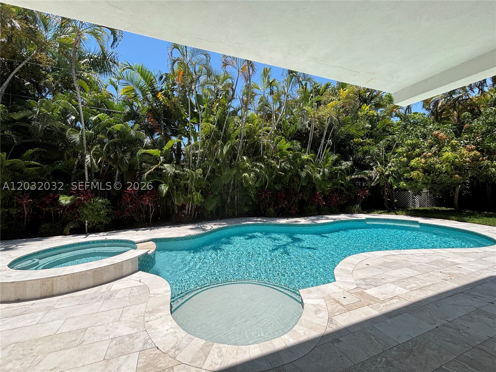 6220 SW 144th St Coral Gables, FL 33158