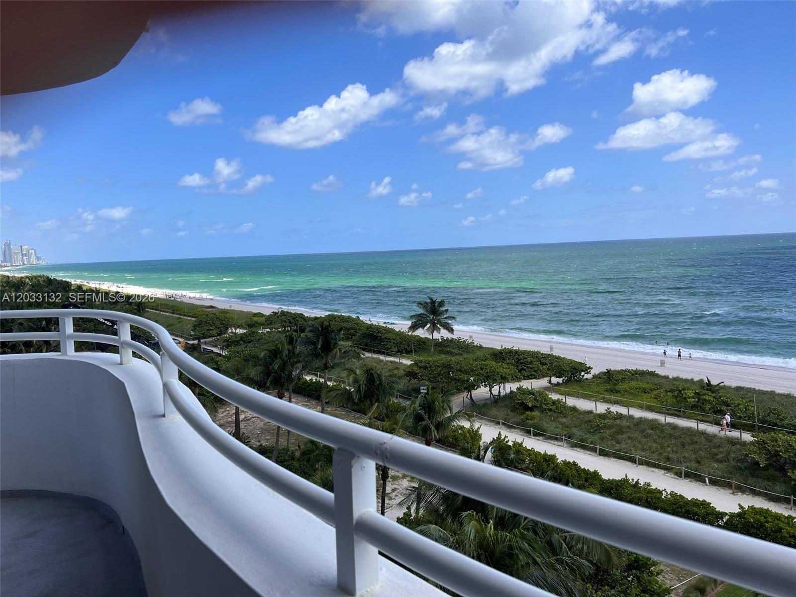 8911 Collins Ave #605