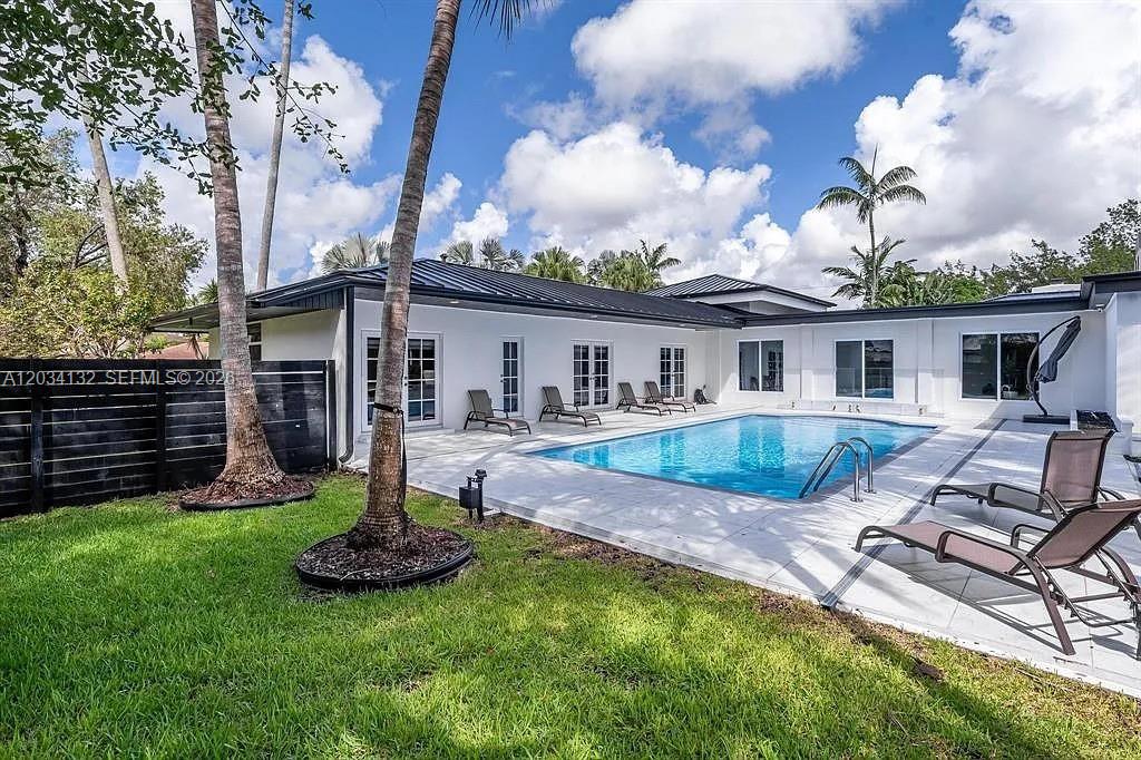 15201 SW 74th Palmetto Bay, FL 33157