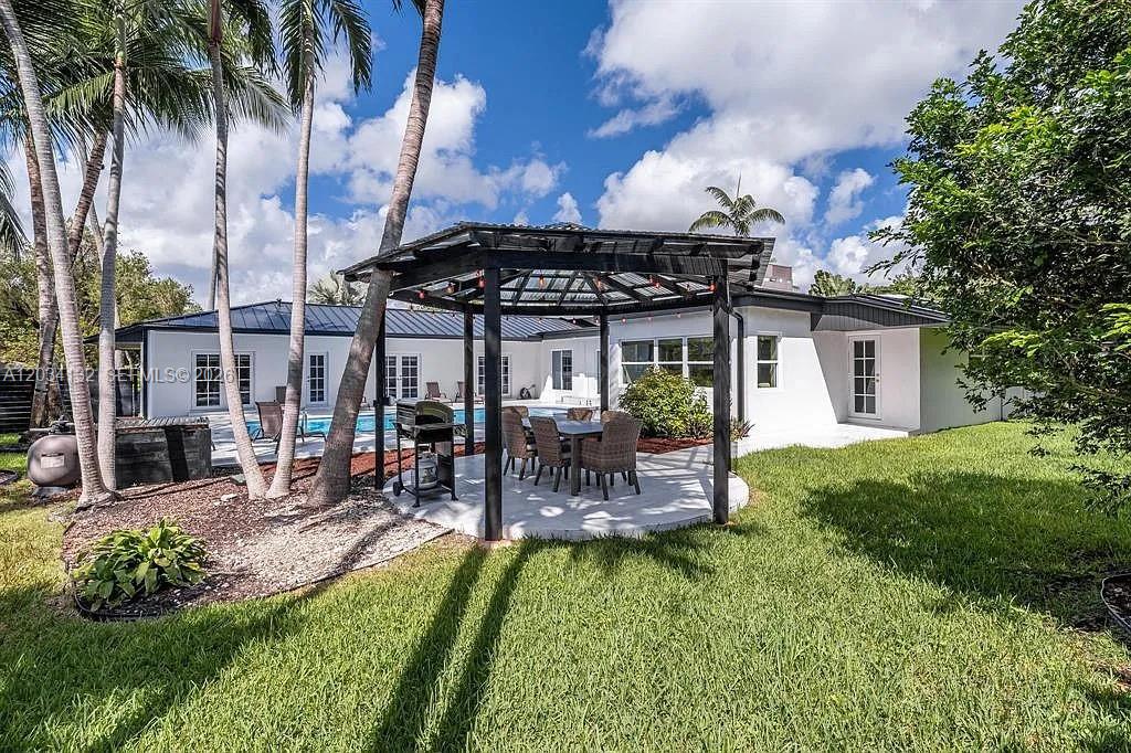 15201 SW 74th Palmetto Bay, FL 33157