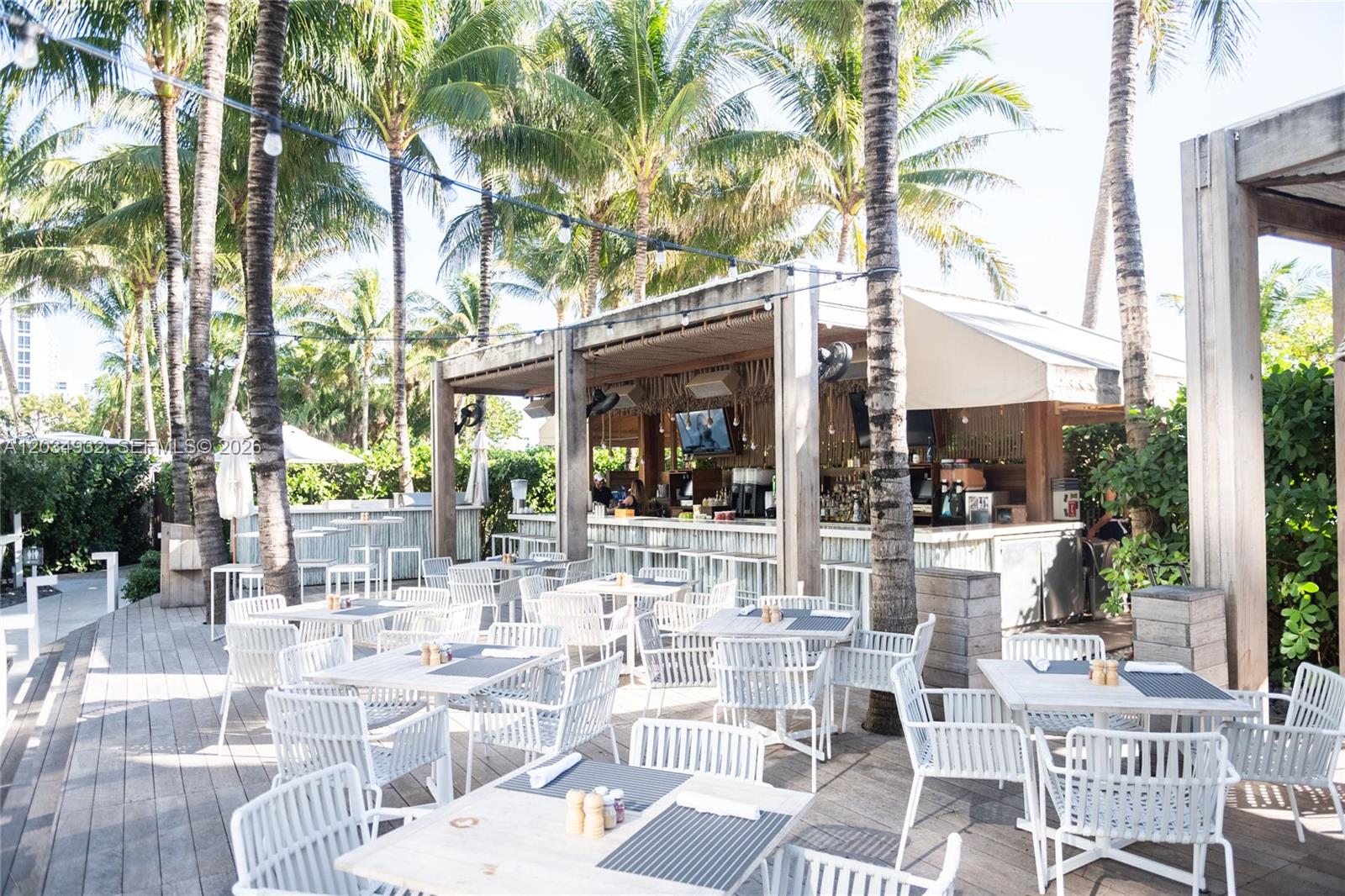 2201 Collins #1019 Miami Beach, FL 33139