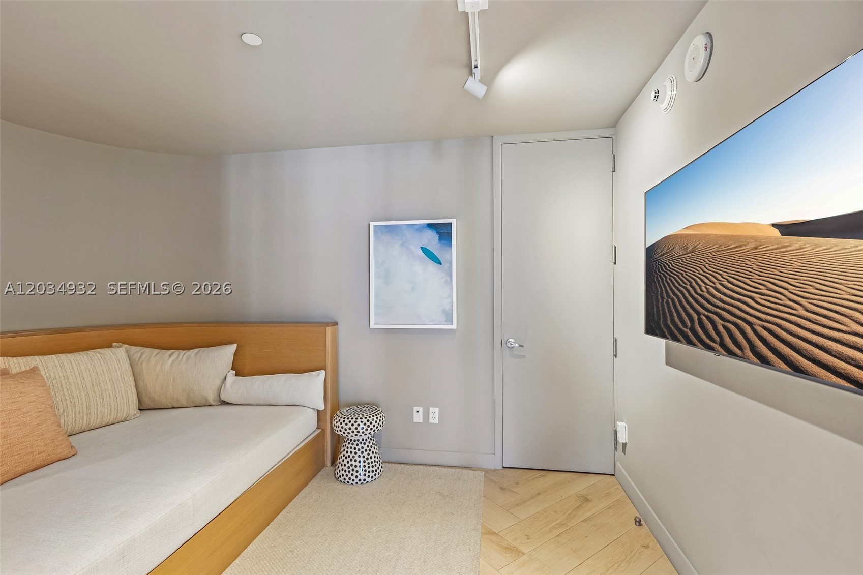 2201 Collins Ave #1019 Miami Beach, FL 33139